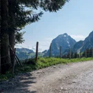 /attachments/hikes/hiking-einsielden-to-schwyz/kleiner-mythen-grosser-mythen-seen-from-trail-sunny_hu_37729514440b4503.webp