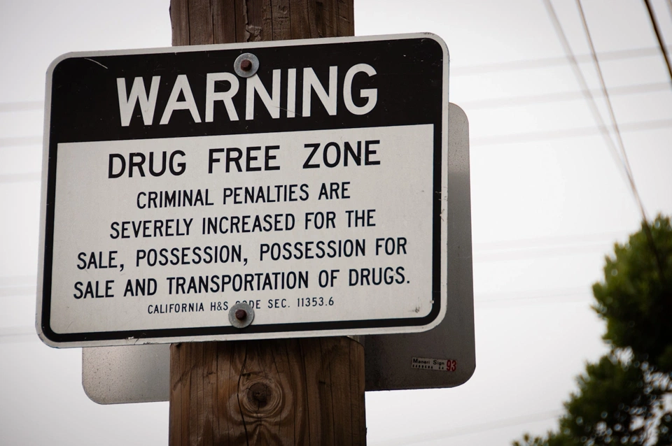 I don&rsquo;t do drugs but this clearly tells me that if I want drugs I can find them there.