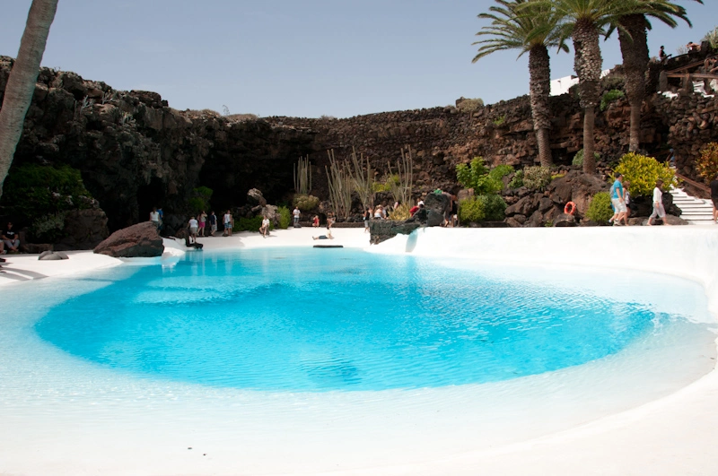 Later that day we visited Jameos del Agua. It takes its name from an underground cavern that we were told was really impressive. Regrettably we didn’t find it as astonishing as for example this swimming pool a few steps away from the cave.