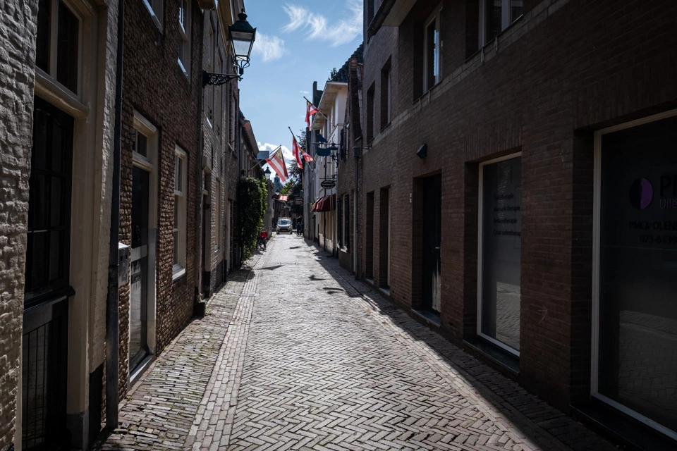 When I see a scene like this I almost try reaching for my gun. I&rsquo;ve watched too many movies.