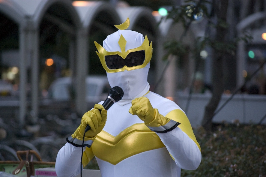 Este power ranger con los colores de Softbank estaba en una esquina en la calle anunciando ofertas de Navidad. En cuanto vio la cámara me dedicó una pose que quedará para la posteridad.