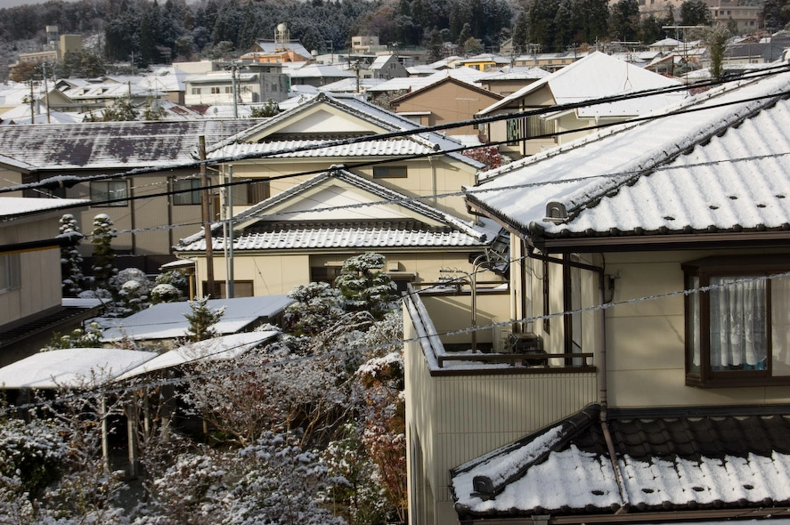 tejados-cubiertos-de-nieve-sendai.webp