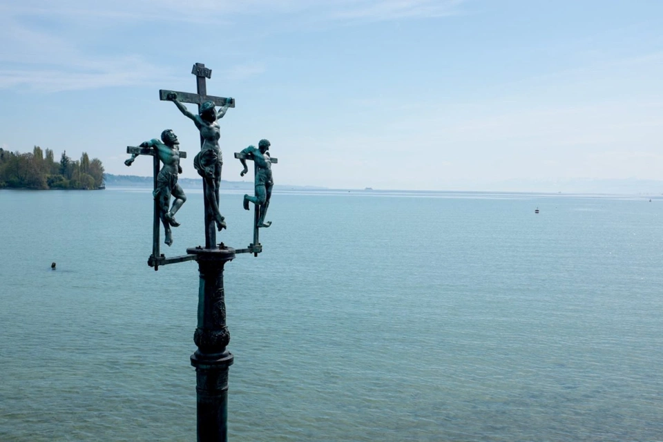 A reminder to cheer you up on the way to Konstan&rsquo;z flower island, Mainau.