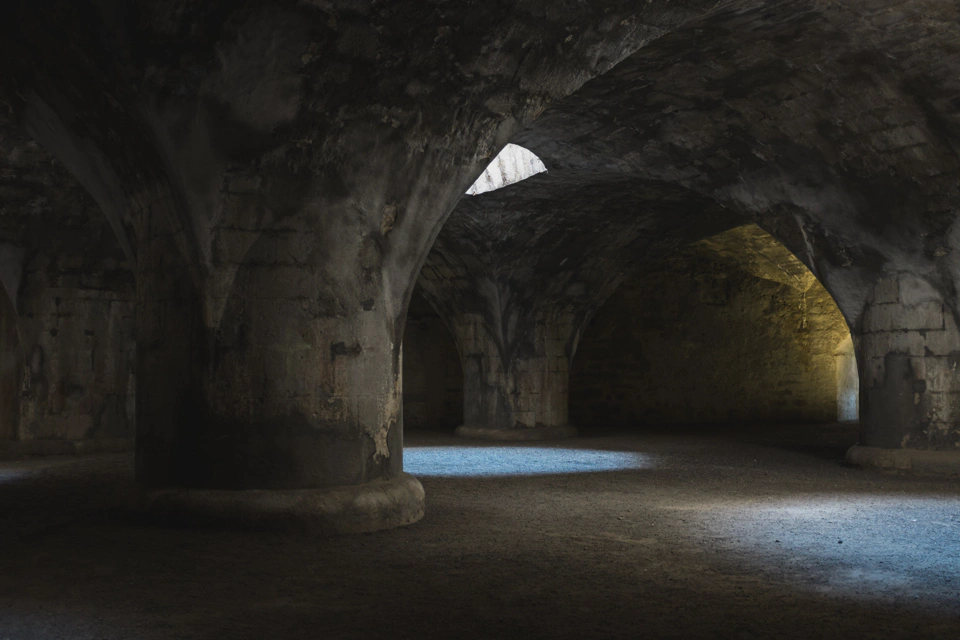 schaffhausen-munot-castle-basements-tunnels.webp