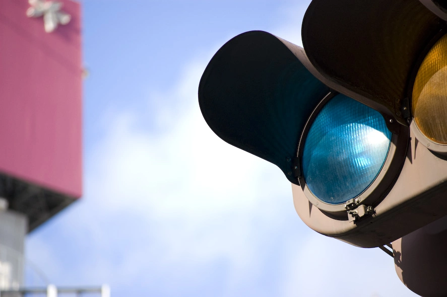 blue-light-traffic-light.webp